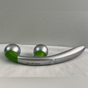 Brookstone handheld‎ massager